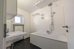 Frei & helle 3-Zi.-Wohnung in Toplage Erlenstegen mit EBK  & zwei Balkonen zu verkaufen  – Die vollständige Adresse der Immobilie erhältst du vom Anbieter., 90491 Erlenstegen, Nürnberg – Vorschaubild 9