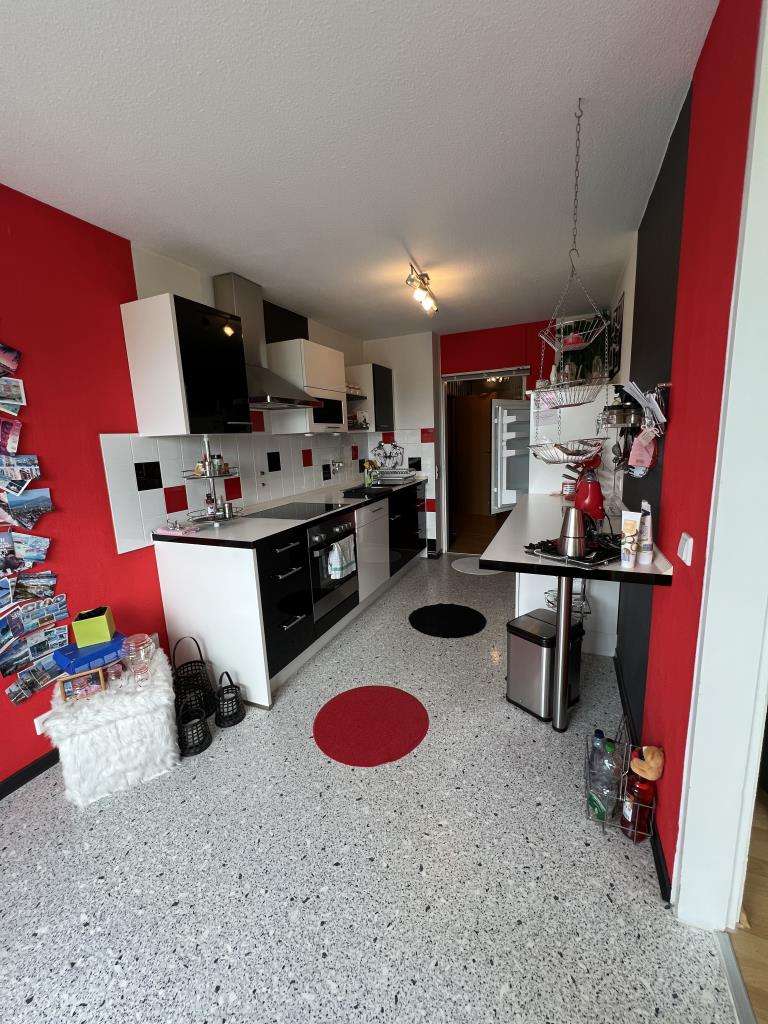 Immobilie in Kirchheim unter Teck - Wohnen über den Dächern von Kirchheim – Sonnige 3-Zimmer-Wohnung mit Loggia - Bild 1