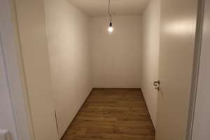 Erstbezug Geräumiges 5-Zimmer-Reihenhaus mit Garten, EBK, CarPort – Lohhofer Straße 10, 90453 Krottenbach, Mühlhof, Nürnberg – Vorschaubild 10