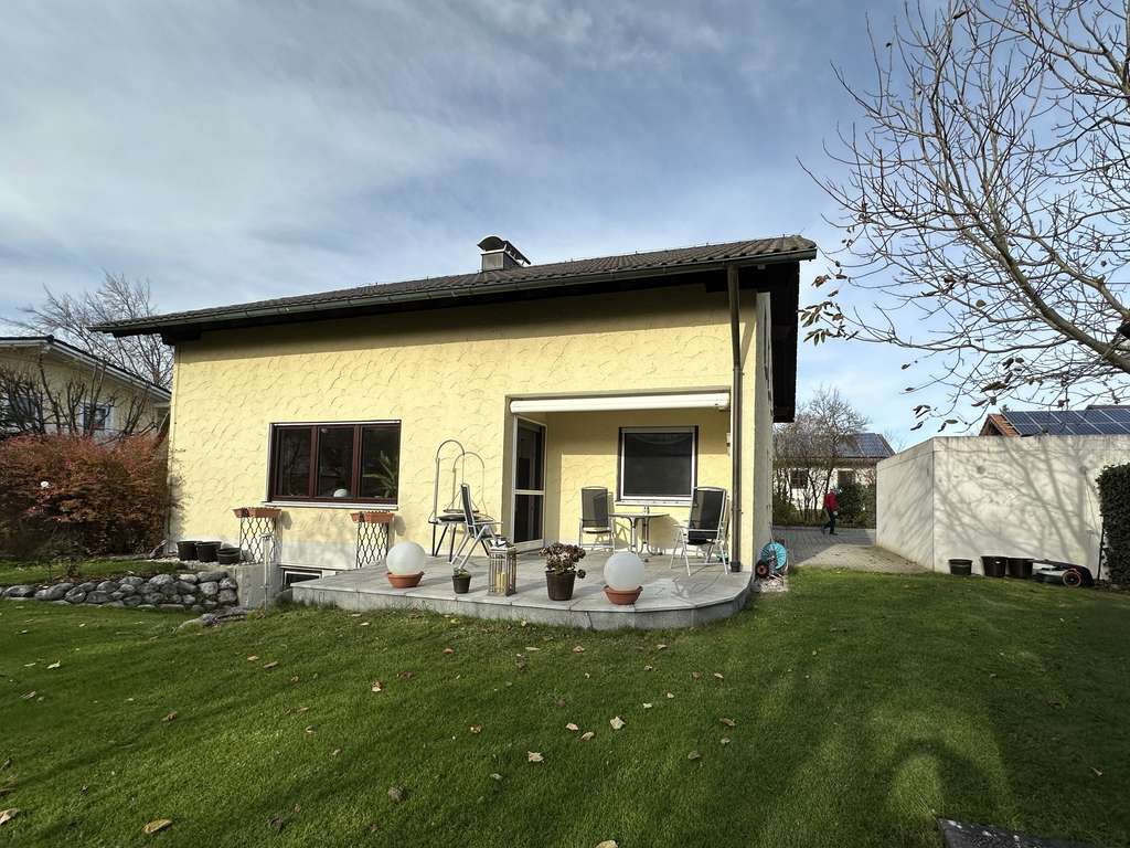 Immobilie in Andechs - Vermietetes Zweifamilienhaus in ruhiger Lage von Andechs-Erling! Eigennutzung oder Kapitalanlage - Bild 1