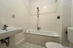 helle 4 Zimmer im Gartenhaus – Berlichingenstraße 4, 10553 Moabit, Berlin – Vorschaubild 11