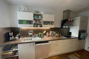 Rarität, renovierte 2,5 Zimmerwohnung mit EBK, Balkon und optionalem TG-Stellplatz in Stadtamhof – Gräßlstraße 2, 93059 Stadtamhof, Regensburg – Vorschaubild 2