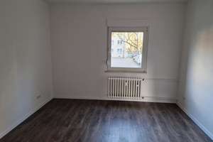 Renovierte 3-Zimmer-Erdgeschoss-Wohnung – Spichernstraße 43, 47137 Untermeiderich, Duisburg – Vorschaubild 1