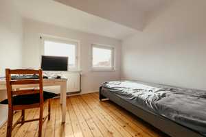 Einzigartiges Einfamilienhaus: 9-Zimmer-Haus mit Kamin, Garten & Scheune – Hildesheim (Kreis) – Vorschaubild 16