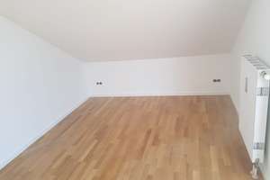 Charmante 2-Zimmer-DG-Wohnung in Lerchenau, München (Nähe BMW) – Berberitzenstraße 58, 80935 Lerchenau-Ost, München – Vorschaubild 4
