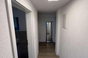 Stilvoll modernisiert: 2-Zimmer-Wohnung in Friedrichshafen – 88045 Friedrichshafen – Vorschaubild 2