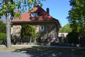 *** Ein ganz charmantes Einfamilienhaus mit herrschaftlichem Garten und 193 qm Wohnnutzfläche *** – Clara-Zetkin-Straße 12, 16540 Hohen Neuendorf – Vorschaubild 2