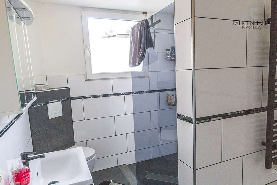 Immobilie in Remscheid - Wovon Großfamilien träumen 
Einfamilienhaus mit Garten, 2 Terrassen und mitten im Zentrum - Bild 11