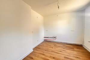Einziehen & wohlfühlen: Saniertes Reihenmittelhaus mit ca. 410m2 Garten und 2 Stellplätzen – Sittestraße 42, 13437 Wittenau, Berlin – Vorschaubild 3