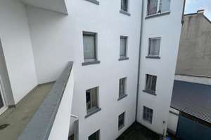 * mit BALKON * renovierte 1 ZIMMER WOHNUNG * Bahnhof Burbach wenige Gehminuten entfernt