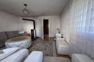 Viel Platz für den Alltag: Haus mit 4 Zimmern in Augsburg – Neuburger Straße 82, 86167 Lechhausen-Ost, Augsburg – Vorschaubild 2