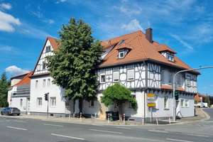 Attraktives Mehrfamilienhaus in Küps 7,4 % IST Rendite – Die vollständige Adresse der Immobilie erhältst du vom Anbieter., 96328 Küps – Vorschaubild 1