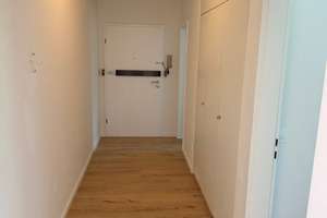 Frisch modernisierte 2-Zimmer-Wohnung mit neuer Küche und Stellplatz in Kiel – Olshausenstraße 97, 24106 Wik, Kiel – Vorschaubild 3
