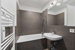 Neu sanierte 1,5-Zimmer-Wohnung in München-Laim mit neuer Einbauküche und Balkon – Schrobenhausener Straße 10, 80686 Friedenheim, München – Vorschaubild 4