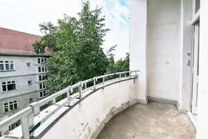 Vermietete 2-Zimmer-Altbau-Wohnung mit Stuck und Süd-Loggia im VH eines Altbaus in Neukölln – Die vollständige Adresse der Immobilie erhältst du vom Anbieter., 12055 Neukölln (Ortsteil), Berlin – Vorschaubild 3