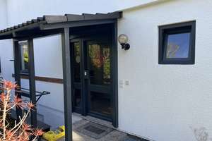 Möbliertes modernes 6,5-Zimmer Haus mit hellem Wohnzimmer , tolle Terrasse und Einbauküche – 71229 Leonberg – Vorschaubild 5