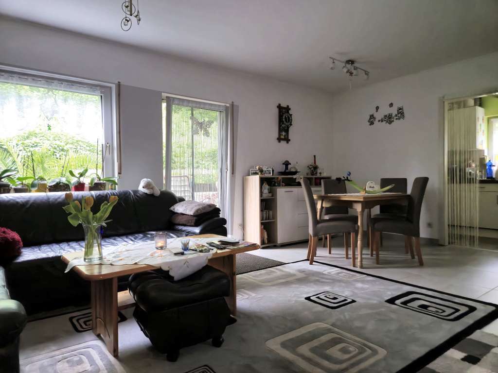 Immobilie in Bad Schönborn - Gepflegte Zweizimmer-Souterrainwohnung mit Terrasse und Gartenzugang - Bild 1