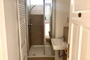 4-Zimmer-Wohnung, Zweitbezug nach Sanierung, wunderschöner Altbau, großzügige Terrasse in Flingern – 40235 Flingern Nord, Düsseldorf – Vorschaubild 9