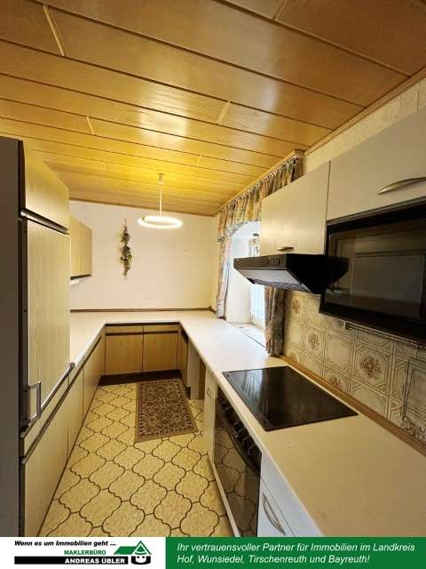 Immobilie in Tröstau - Ihr neues Zuhause auf dem Land - mit Gartenidylle und zwei Garagen - Bild 5