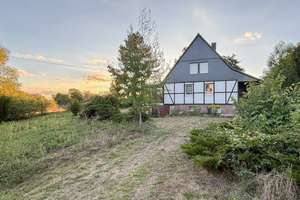 Sanierungsbedarf - ehem. DDR-Bau - 4 Zimmer mit 3.555 m² Grundstück - Direkt an der B 100 – 6118 Frohe Zukunft, Halle (Saale) – Vorschaubild 1