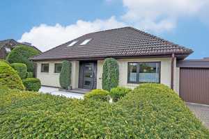 Massives Architektenhaus mit Kamin und großzügiger Doppelgarage – Pinneberg (Kreis) – Vorschaubild 2