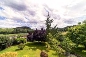 RESERVIERT: Exklusive Residenz mit Panoramablick: Großzügiges Wohnen auf 300 m² in idyllischer Lage – Rems-Murr-Kreis – Vorschaubild 1