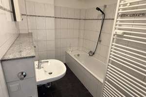 Attraktive 3-Zimmer-Wohnung mit Balkon in Barmen – Viktorstr. 35, 42275 Barmen, Wuppertal – Vorschaubild 2