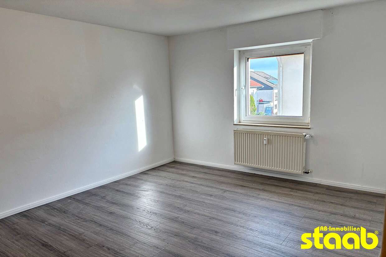 Immobilie in Johannesberg - VERMIETETES 2-FAMILIENHAUS MIT DOPPELGARAGE + GROSSEM GRUNDSTÜCK IN JOHANNESBERG - Bild 4