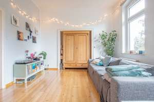 Bielefelder Altstadt: energetisch saniertes Altbaujuwel mit Balkon & Fernwärme! – Die vollständige Adresse der Immobilie erhältst du vom Anbieter., 33602 Mitte, Bielefeld – Vorschaubild 2