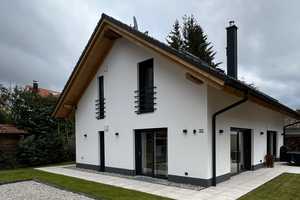 Gemütliches Einfamilienhaus mit gehobenem Wohnkomfort, Baujahr 2023 | Geretsried Mitte  – Bad Tölz-Wolfratshausen (Kreis) – Vorschaubild 1