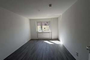 Frisch renoviert mit Balkon – schöne 3-Zimmer-Wohnung in Thiede – 38239 Thiede, Salzgitter – Vorschaubild 3