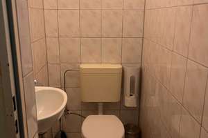 Hinterhof -  Wohn- und Geschäftshaus in Nürnberg – Viel Platz  Vielseitige Nutzungsmöglichkeiten! – Die vollständige Adresse der Immobilie erhältst du vom Anbieter., 90443 Steinbühl, Nürnberg – Vorschaubild 21