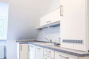Traumhafte Dachgeschosswohnung mit Balkon, Loggia und großzügigem Wohnkomfort – Die vollständige Adresse der Immobilie erhältst du vom Anbieter., 97084 Heuchelhof, Würzburg – Vorschaubild 5