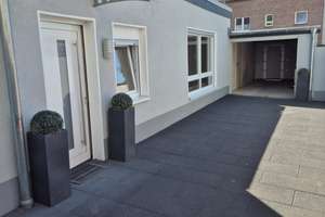 Schöne 60 m² Wohnung mit eigenem Eingang, Garage, Stellplatz & 35m² Hof zur Alleinnutzung