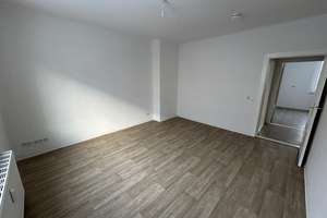 Geräumiges Wohnen im Erdgeschoss mit Balkon! – Eickendorfer Str. 8, 39122 Fermersleben, Magdeburg – Vorschaubild 3