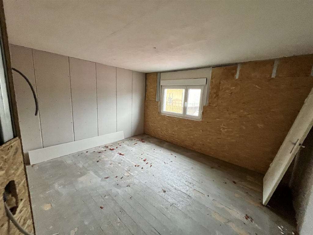 Immobilie in Lauda-Königshofen - Sanierungsbedürftiges Reihenmittelhaus in ruhiger Lage von Unterbalbach - Bild 4