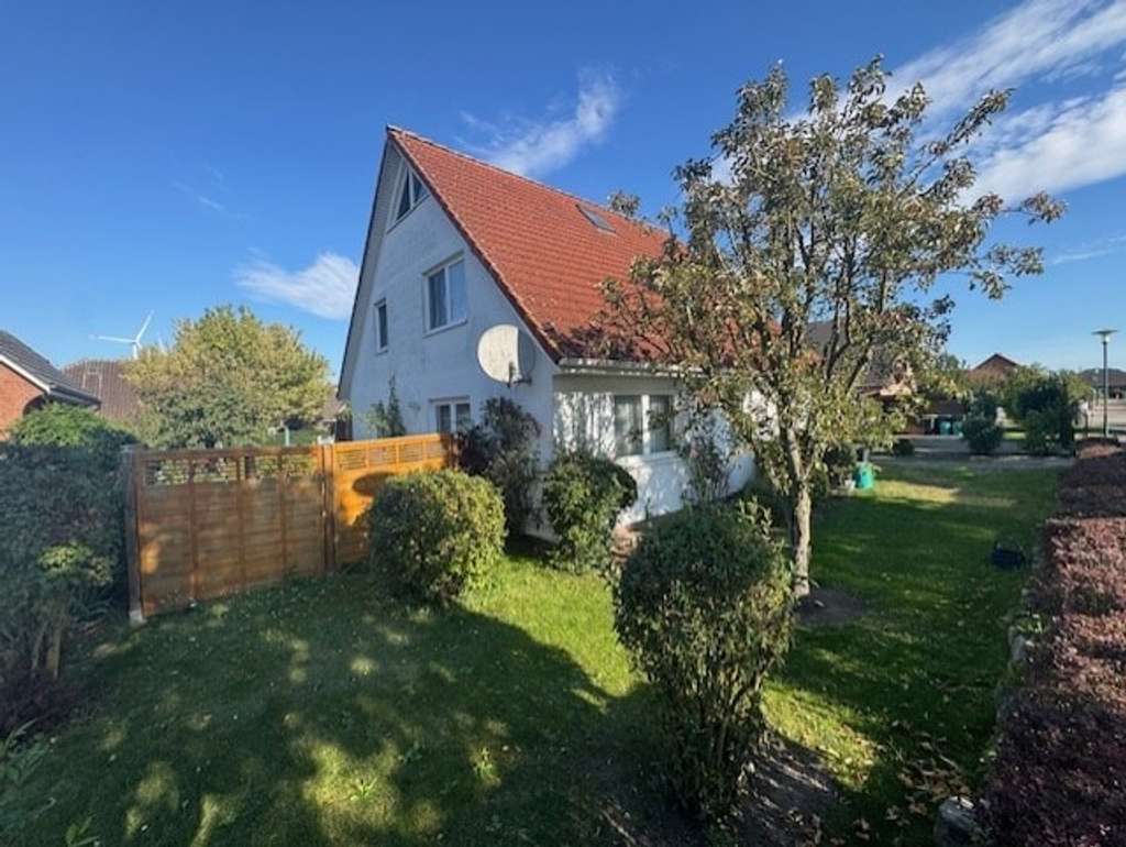 Immobilie in Lübz - Zweifamilienhaus in schöner Ortsrandlage - Bild 0