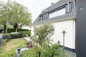 Zweifamilienhaus in begehrter Lage von Fürth-Poppenreuth – Die vollständige Adresse der Immobilie erhältst du vom Anbieter., 90765 Poppenreuth, Espan, Fürth – Vorschaubild 3