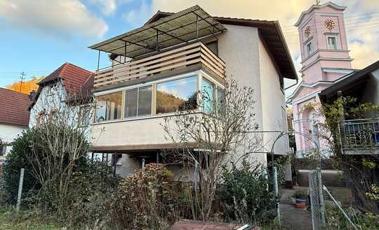 ++ Freistehendes 2-Parteienhaus mit Balkon, Garten und Garage ! ++