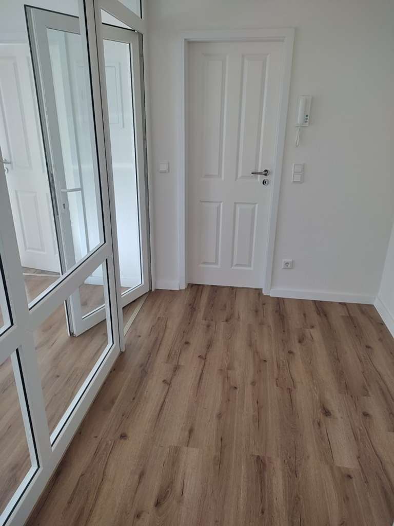 Lichtdurchflutete 2-Zimmer-Wohnung mit Balkon in unmittelbarer Rheinnähe – naturnah und doch urban!
