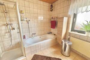 Der individuelle Wohngenuss!

Komfortables, sehr gepflegtes 1-2 Familienhaus in Schauenburg-OT – Die vollständige Adresse der Immobilie erhältst du vom Anbieter., 34270 Schauenburg – Vorschaubild 19