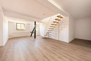 Auf Wunsch mit neuem Boden! Moderne 2 Raumwohnung im Maisonettestil mit offener Küche! – Klarastraße 24, 9131 Hilbersdorf, Chemnitz – Vorschaubild 2