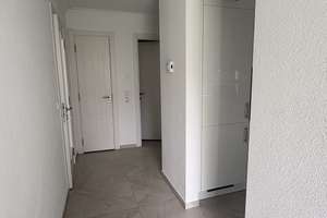 Exklusive 4-Zimmer-Souterrain-Wohnung mit lux. Innenausstattung inkl. EBK in Wiesbaden – Die vollständige Adresse der Immobilie erhältst du vom Anbieter., 65205 Südost, Wiesbaden – Vorschaubild 3