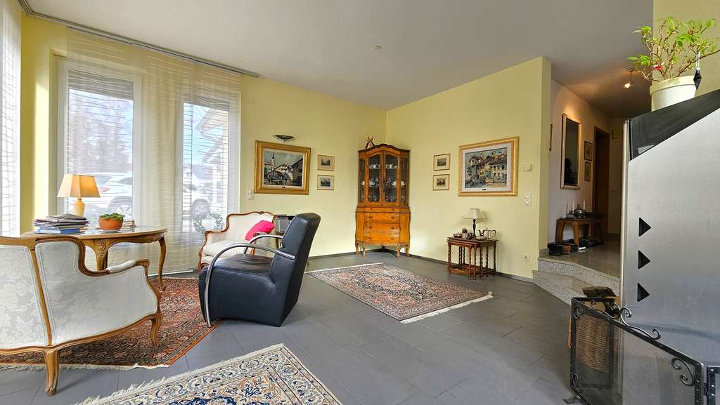 Immobilie in Weilheim - Traumhaftes Architektenhaus mit modernem Glaswintergarten in ruhiger Lage von Remmetschwiel - Bild 2