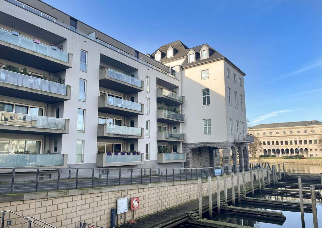 Hausgroße, moderne Eigentumswohnung auf einer Ebene mit Ruhrblick! 