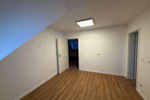 Erstbezug nach Sanierung! 4-Zimmer-DG-Wohnung ca. 100 m² – Schülkestraße 4, 42277 Oberbarmen, Wuppertal – Vorschaubild 12