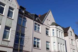 Große Etagenwohnung in zentraler Lage
