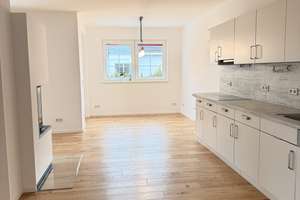 ***Erholsame Ruhe in Wassernähe! Sanierte 3 Zimmer mit 2 Balkonen, Terrasse und 250 qm Garten*** – Godbersenstraße 27, 12527 Schmöckwitz, Berlin – Vorschaubild 3