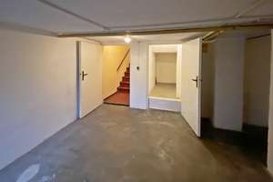 NBG-EIBACH: KOMPLETT SANIERUNGSBEDÜRFTIGES 2-FAMILIEN-REIHENMITTELHAUS OHNE GARAGE IN RUHIGER LAGE – Riedenburger Straße 39, 90451 Röthenbach Ost, Nürnberg – Vorschaubild 43