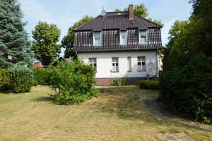 Villa im Charme der 20er Jahre in gesuchter Lage nahe dem S-Bahnhof Grünau – Die vollständige Adresse der Immobilie erhältst du vom Anbieter., 12526 Bohnsdorf, Berlin – Vorschaubild 2